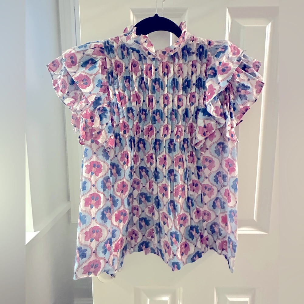 OLIPHANT!  Flutter puff sleeve top